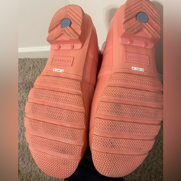 Hunter Women’s Glossy Pink Tall Rain Boots - Picture 7 of 9